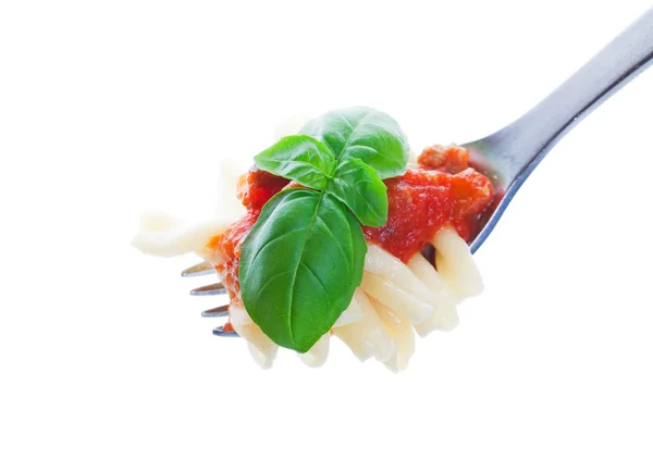 Tenedor de pasta con albahaca —  Fotos de Stock
