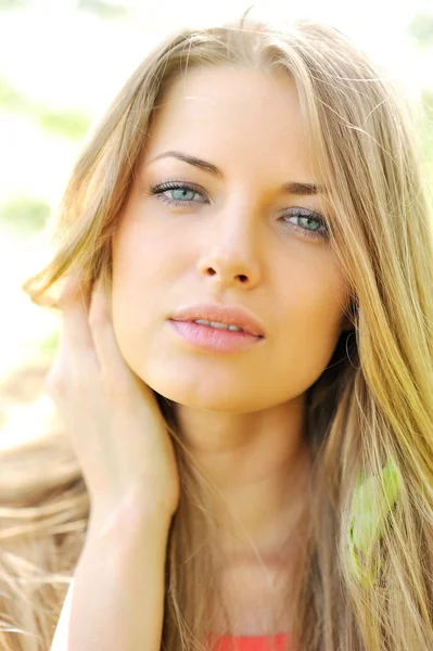 女性の美しい顔のクローズ アップ — ストック写真