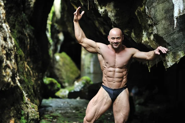 Successful bodybuilder posing — Stock Photo, Image