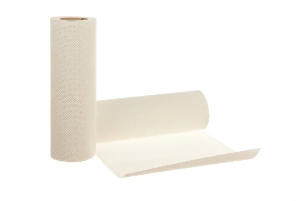 Rolos de papel toalha isolada sobre fundo branco — Fotografia de Stock