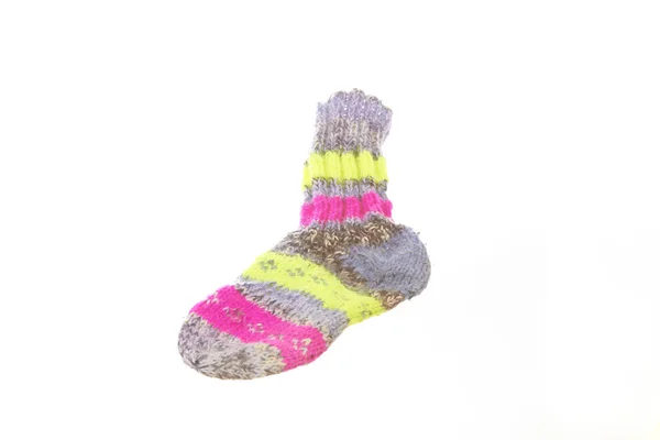 Pletené ponožky v několika barvách izolovaných na bílém pozadí — Stock fotografie