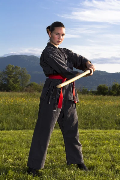 Κορίτσι ninja με katana — Φωτογραφία Αρχείου