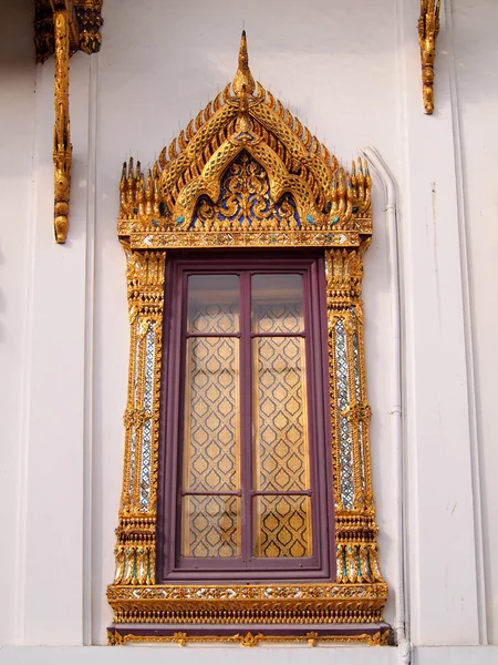 Templo tradicional de ventana de estilo tailandés —  Fotos de Stock