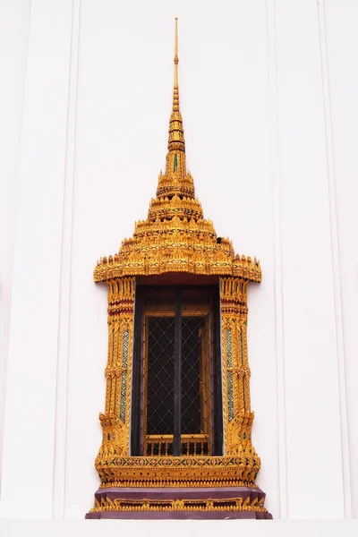 Traditionell thailändsk stil fönster tempel — Stockfoto
