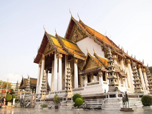 Templo de Wat Sutat en Bangkok, Tailandia —  Fotos de Stock