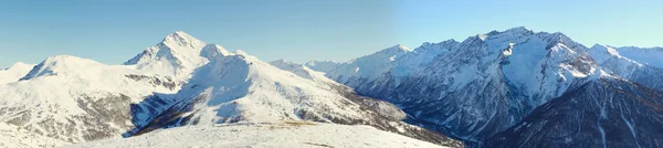 Alperna panorama i sestriere — Stockfoto