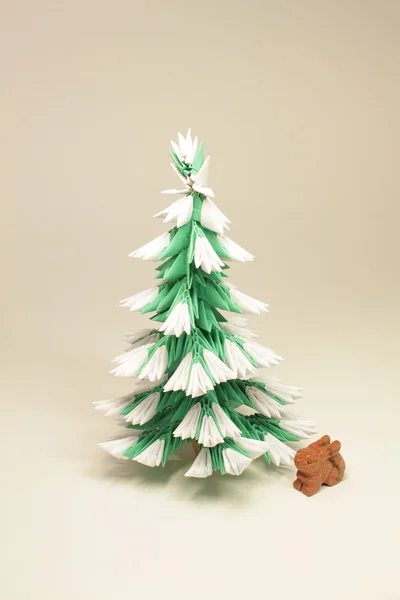 Tavşan ile modül origami Noel ağacı — Stok fotoğraf