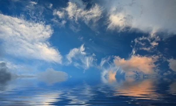 Gökyüzü bulutlar sakin — Stok fotoğraf