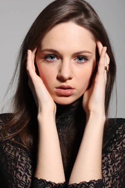 Portrait of beautiful female model — Stock Photo, Image