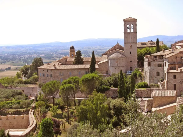 Architectural panorama of Assisi — Stock Photo, Image