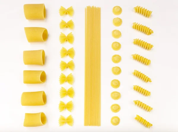 Italienische Pasta. paccheri, farfalle, spaghetti, orecchiette, fusil — Stockfoto