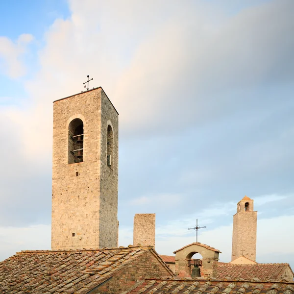 San gimignano, oud dak en torens. Toscane, Italië, Europa. — Stockfoto