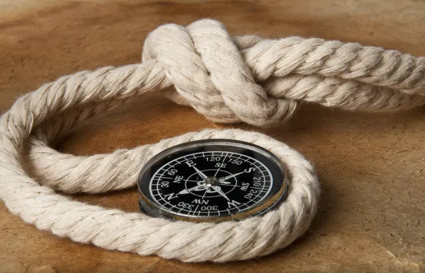 Lina morskich i kompas — Zdjęcie stockowe