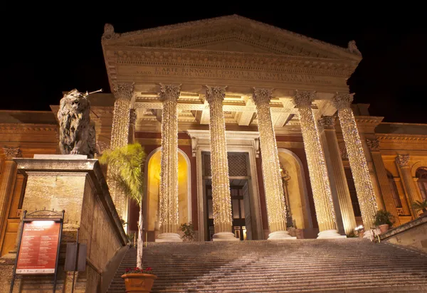 Teatro Massimo à noite — Fotografia de Stock