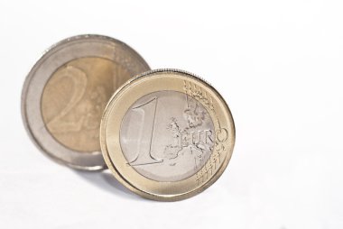 beyaz üzerine Euro coins