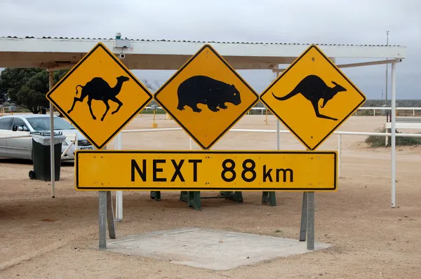 Sinal de estrada australiano — Fotografia de Stock