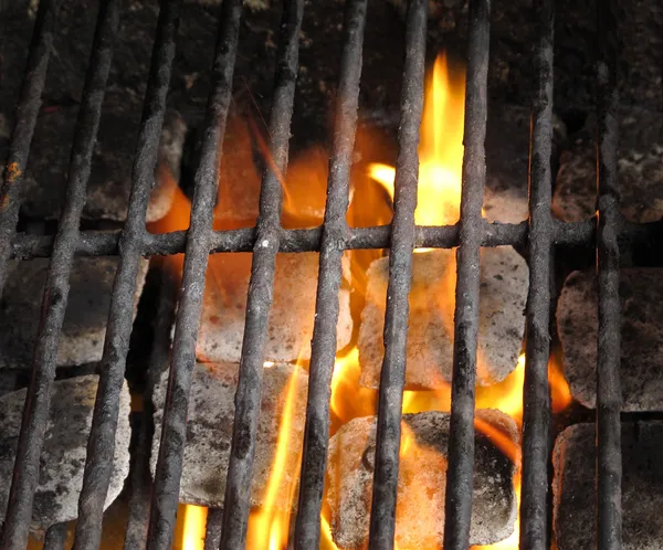 Grill bereit heißen Kohlenstoff — Stockfoto