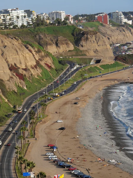 Lövés a zöld tengerparttól Lima-Peru — Stock Fotó