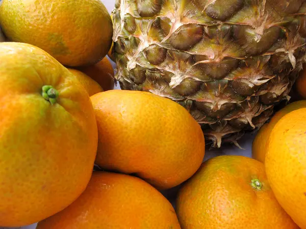 Färsk ananas & tangerine — Stockfoto
