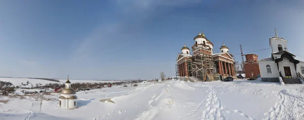 教会在村里的"大 valyaevka" — 图库照片