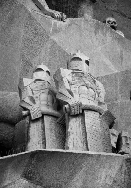 Římští vojáci sochařství na sagrada familia — Stock fotografie
