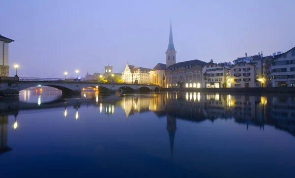 Zurich's nachts Stockfoto