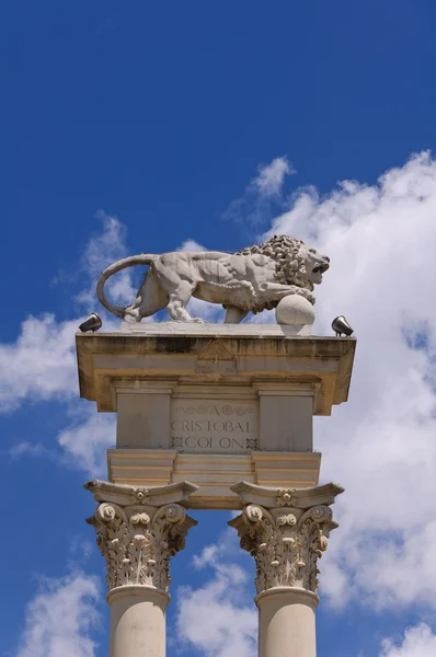 Columbus anıt ayrıntı, seville — Stok fotoğraf