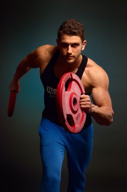 atletik genç adam