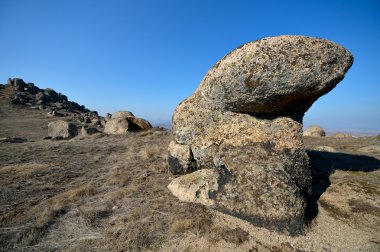 Gün doğumunda dağ manzarası