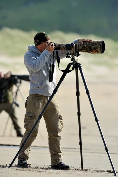 Wildlife fotograaf buiten — Stockfoto