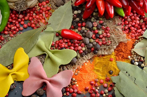 Farbenfrohe Gewürze — Stockfoto