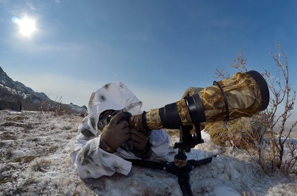 Fotografer alam liar di luar ruangan pada musim dingin — Stok Foto