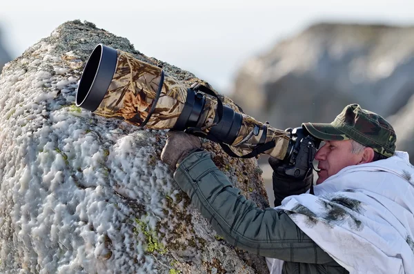 Wildlife fotograaf buiten in de winter — Stockfoto