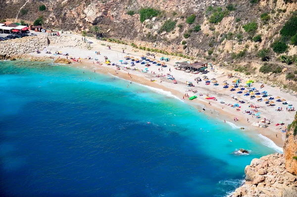 Hermosa playa mediterránea — Foto de Stock