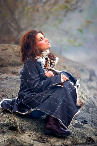 Kürk manto ile güzel kız — Stok fotoğraf