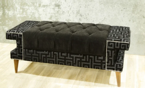 Musta sohva — kuvapankkivalokuva