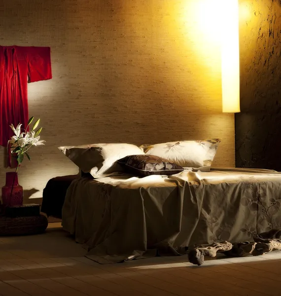 Классическая спальня — стоковое фото