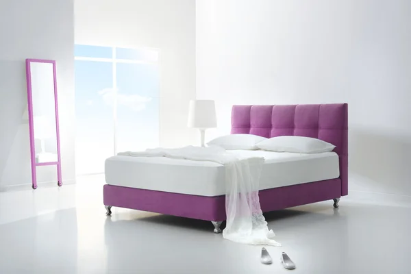 ロマンチックなミニマルなベッドルーム — ストック写真
