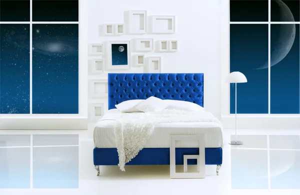 Спальня во вселенной — стоковое фото