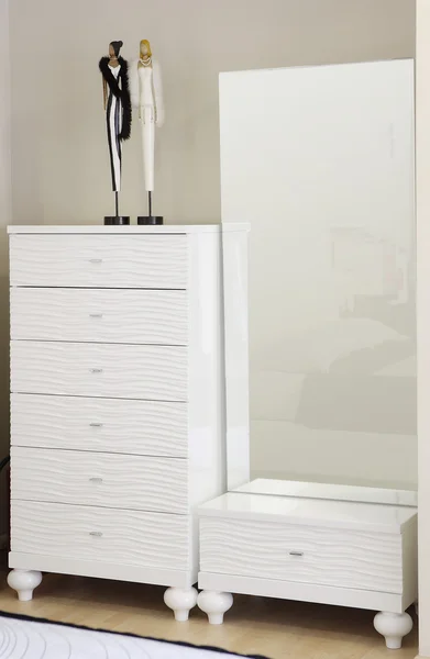 Zásuvka a zrcadlo — Stock fotografie