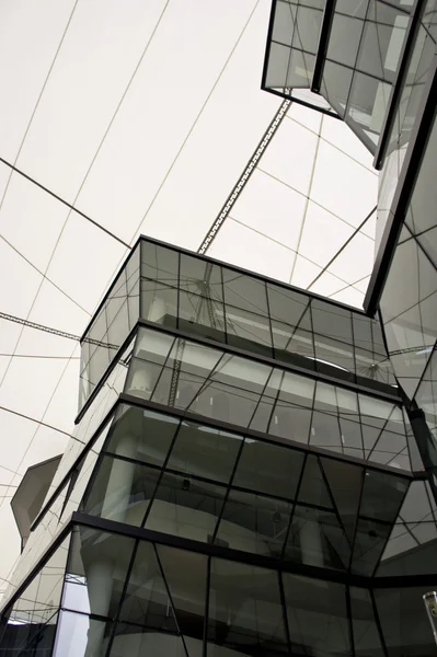Edifício de vidro — Fotografia de Stock