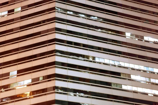 Beyaz cam ile bina — Stok fotoğraf