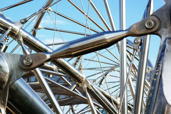 Спиральная металлическая структура — стоковое фото