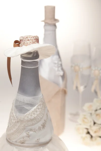 Bottle, decorated as a bride and groom — ストック写真