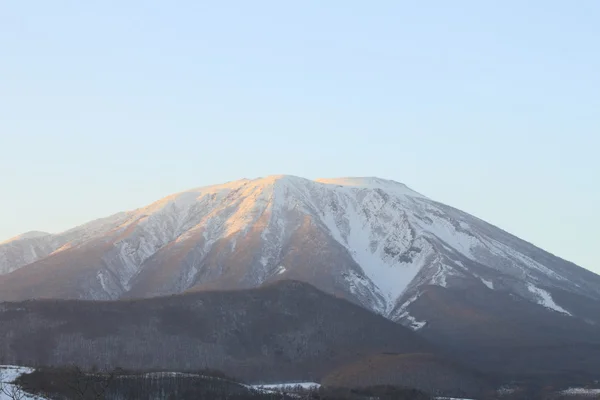 青い空を背景岩手山 — ストック写真