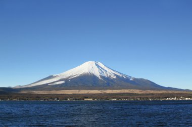 mt.Fuji ve mavi gökyüzü