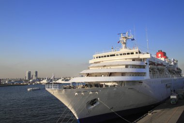 cruise gemi yokohama osanbashi iskelede