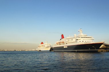 cruise gemi yokohama osanbashi iskelede