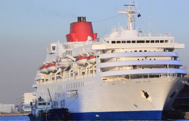 cruise gemi yokohama osanbashi iskelede