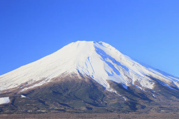 富士山和蓝色的天空 — 图库照片